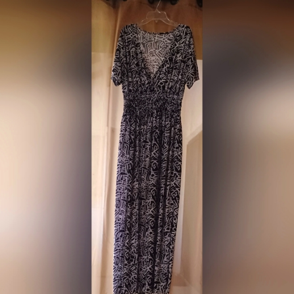 Maxi dress xl black and white abstract print faux cross top.  EUC. worn once